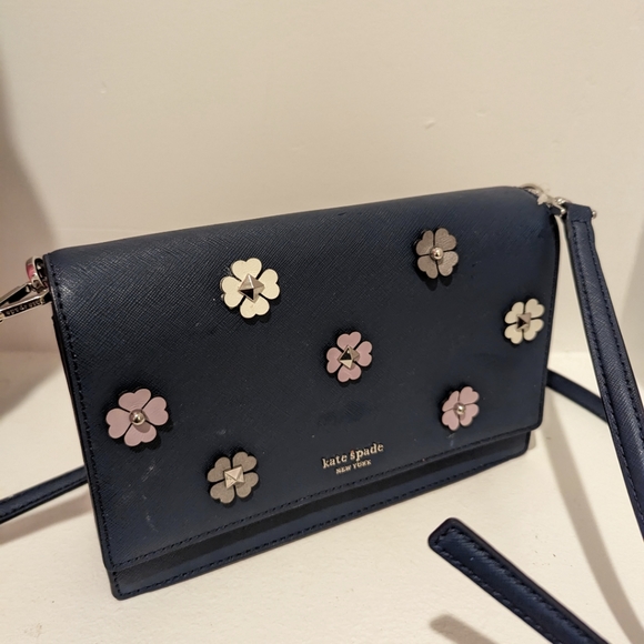 Kate Spade New York Cameron Convertible Floral Applique Crossbody bag - Picture 4 of 5